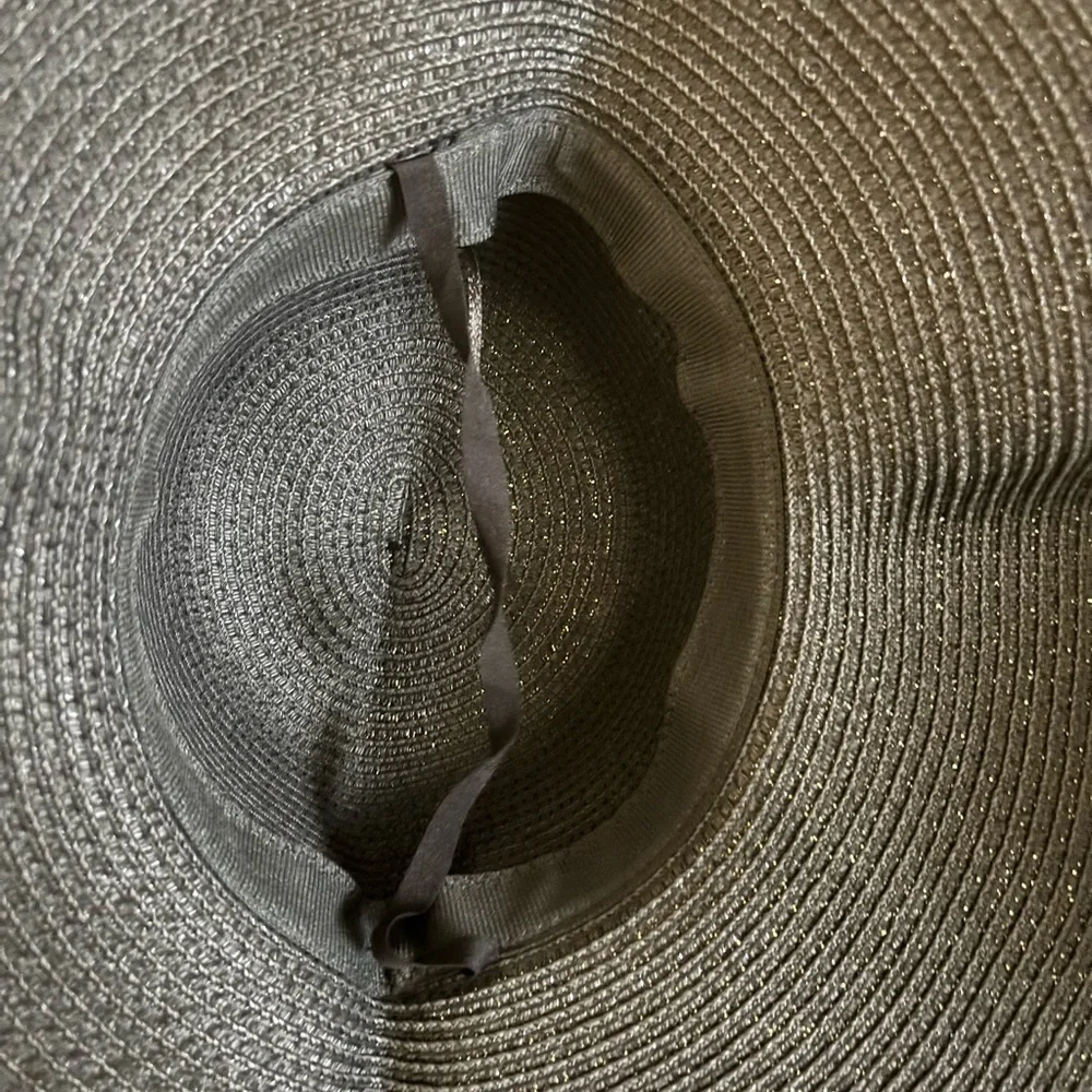 Foldable Black Wide-Brimmed Straw Hat Beach or Dress New